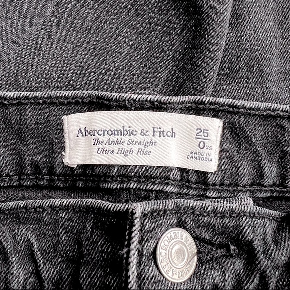 Abercrombie & Fitch Black Ultra High Rise Ankle Straight Jean - Picture 4 of 5